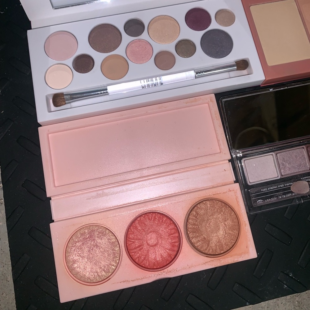 Clinique bundle!!!! - Picture 5 of 8